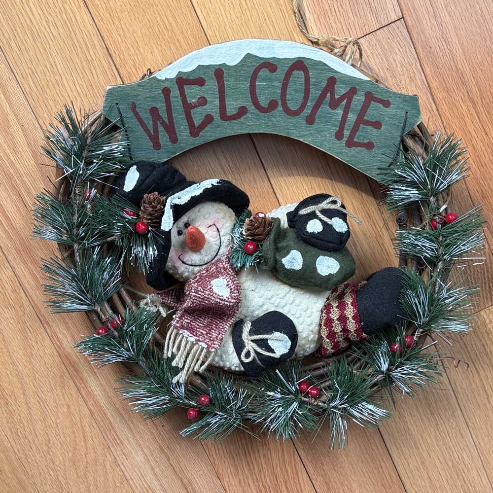 Charming Snowman Holiday Wreath - Green and Red Winter